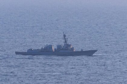 EE. UU. bloquea paso de 10 buques vinculados a Irán Contacto