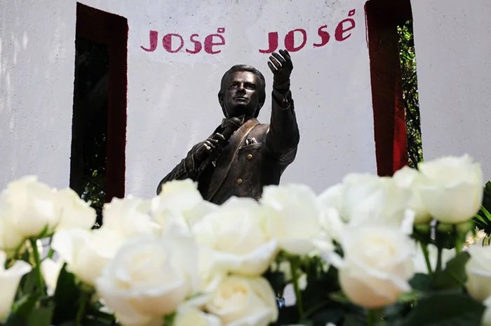 El 20 de abril se conmemora el Día Internacional de José José en México Contacto