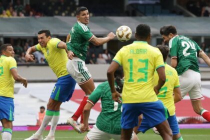 México vence a Brasil con doblete de Oribe Peralta en amistoso de leyendas Contacto