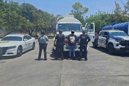 Policía Estatal de Caminos confiscó 20 mil litros de hidrocarburo en Celaya. Contacto