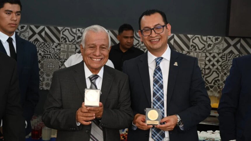 Reconoce Gobierno de Irapuato 75 años de Trayectoria de la Escuela Preparatoria Oficial Contacto