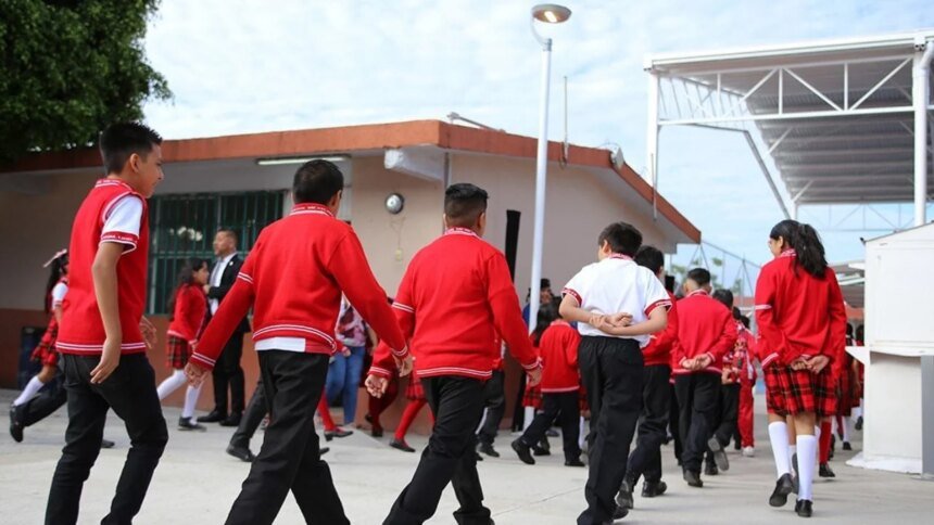 Refuerzan medidas de seguridad en escuelas tras alarma por reto viral nacional. Contacto