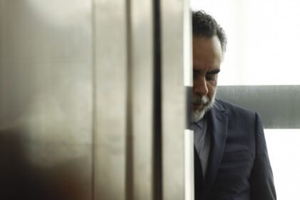Colombia: El líder de Petro busca unir al país con su voto por Cepeda