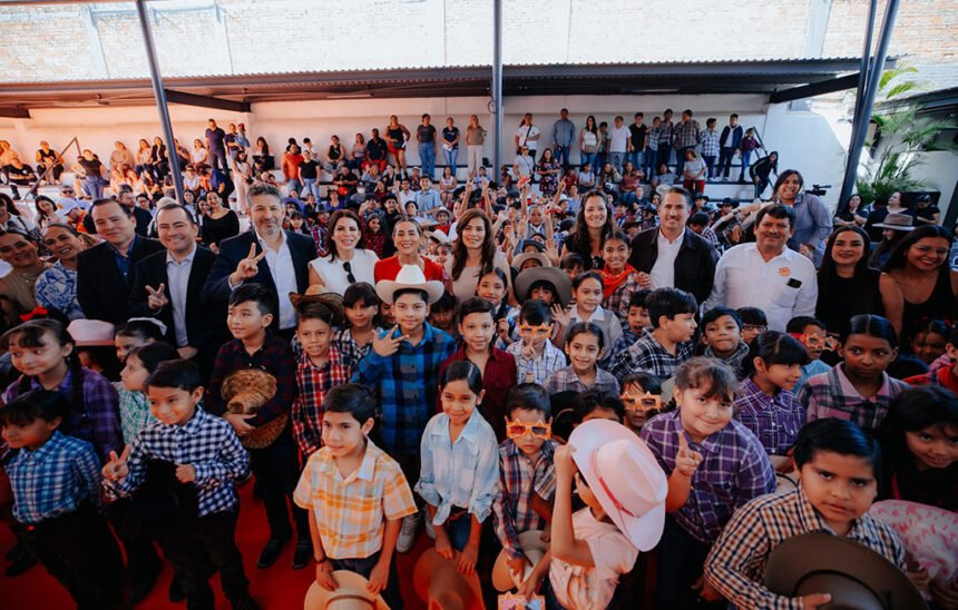Guadalajara impulsa bienestar al rehabilitar 102 escuelas públicas