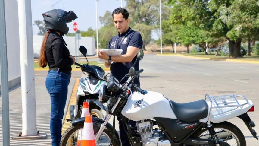 Irapuato celebra la graduación de su primera Moto Escuela comunitaria