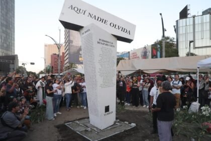 México: Antimonumento honra a periodistas caídos por la verdad
