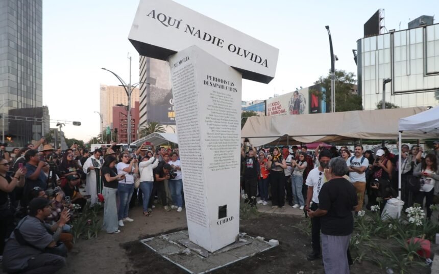 México: Antimonumento honra a periodistas caídos por la verdad
