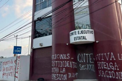México: CNTE en Oaxaca se deslinda de vandalismo en sede de Morena