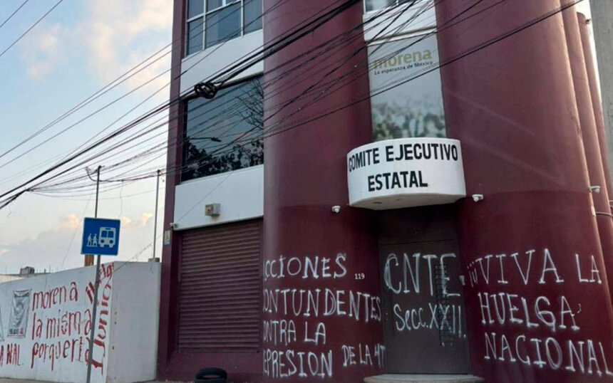 México: CNTE en Oaxaca se deslinda de vandalismo en sede de Morena