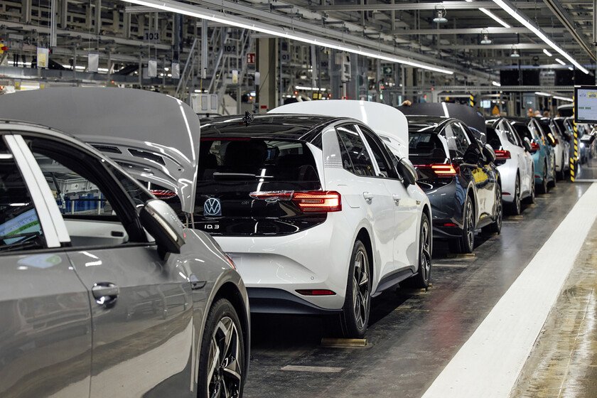 Despidos masivos: 100,000 empleados y cierre de fábricas en la industria