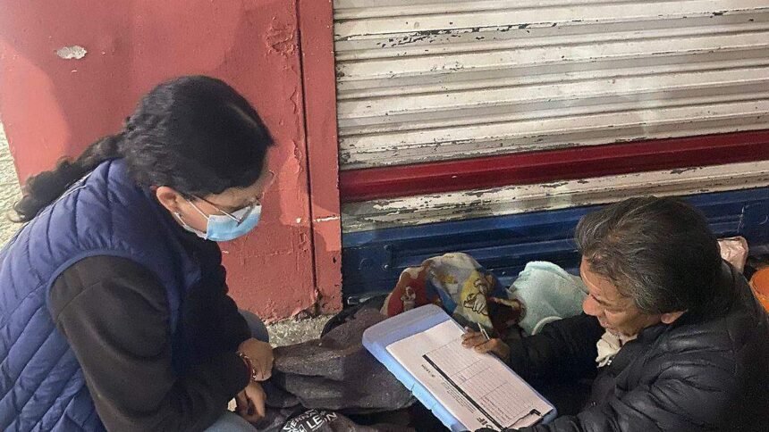 León, Gto.: DIF refuerza apoyo a personas vulnerables con recorridos nocturnos