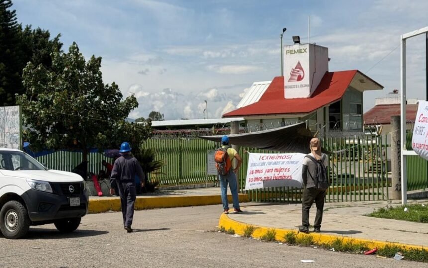 México: Compras de pánico de gasolina en Oaxaca por bloqueo de la CNTE