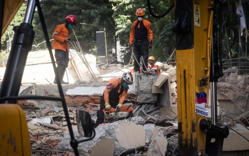 México envía rescatistas a Venezuela y mejora vínculos con Colombia