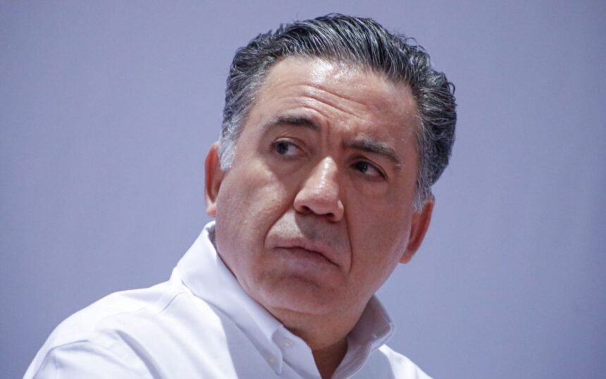 México: Senador Inzunza regresa tras acusaciones de EE.UU.