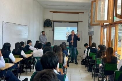 San Miguel de Allende: Visitas guiadas al Congreso tras encuentros educativos