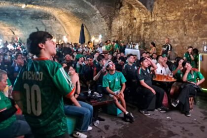 Guanajuato Capital: Aficionados en la Subterránea hacen vibrar el centro
