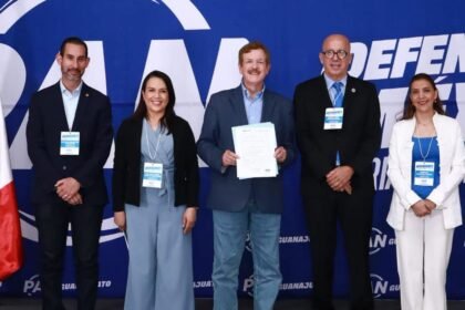 Guanajuato Capital: Romero Hicks se suma como Defensor de la Patria