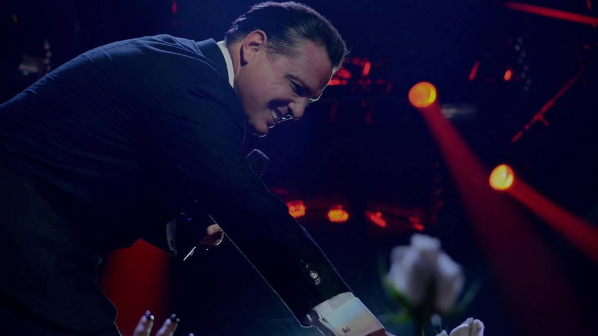 Luis Miguel sorprende con su regreso en campaña de refresco icónico