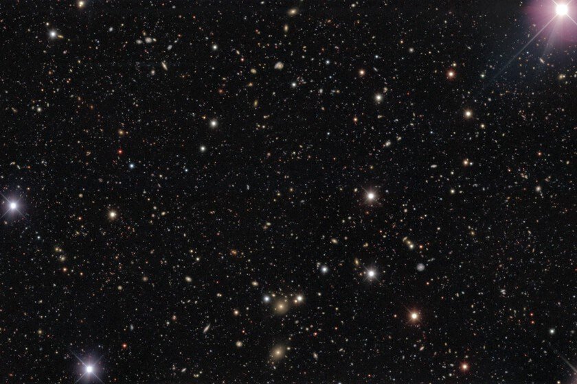 Nuevo estudio cuestiona la energía oscura como causa de la aceleración del universo
