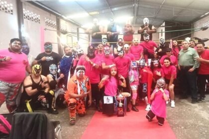 Salamanca, Gto.: Karmen Plata rinde homenaje a Chica Yeyé en su aniversario