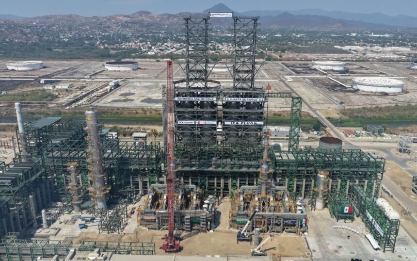 Tres trabajadores lesionados en refinería de Pemex, México: lo que debes saber