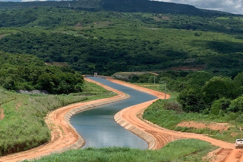 Canal de hormigón kilométrico: la solución innovadora para infraestructura