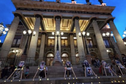 Guanajuato Capital: Exigen justicia por desaparecidos en Teatro Juárez