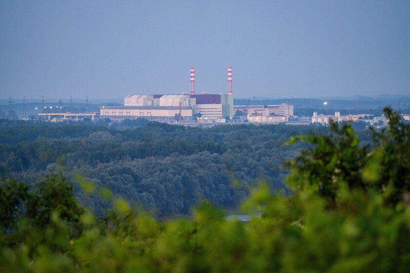 Hungría detiene centrales nucleares por falta de agua en el Danubio
