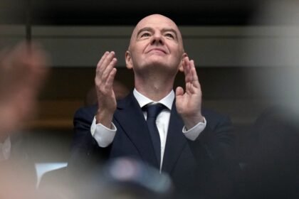 Infantino busca votos de Conmebol para consolidar su mandato en la FIFA