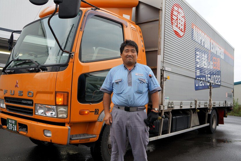 Japón enfrenta escasez de conductores por el aumento de centenarios