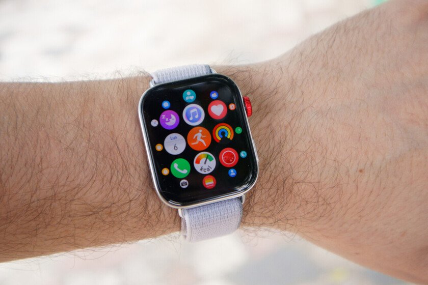 Los mejores smartwatches por menos de 100 euros según Xataka