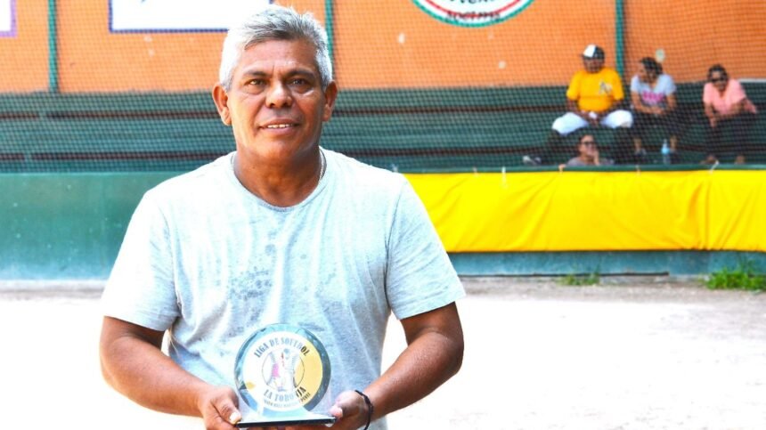 Salamanca celebra la pasión y el compromiso de Ernesto Rodríguez en el softbol