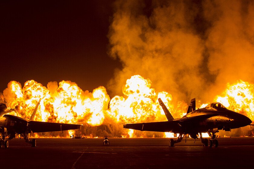 Accidente militar: Aviones y una planta nuclear en peligro