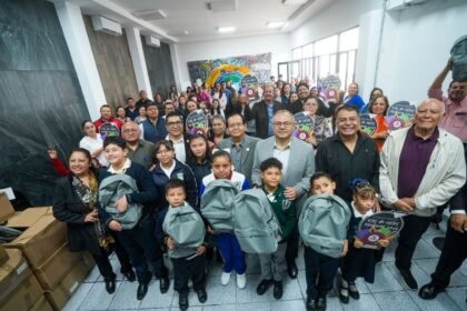 Celaya, Gto. entrega 5,490 kits escolares para apoyar a familias