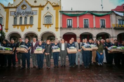 Celaya, Gto.: Entrega de uniformes a 327 héroes de Protección Civil