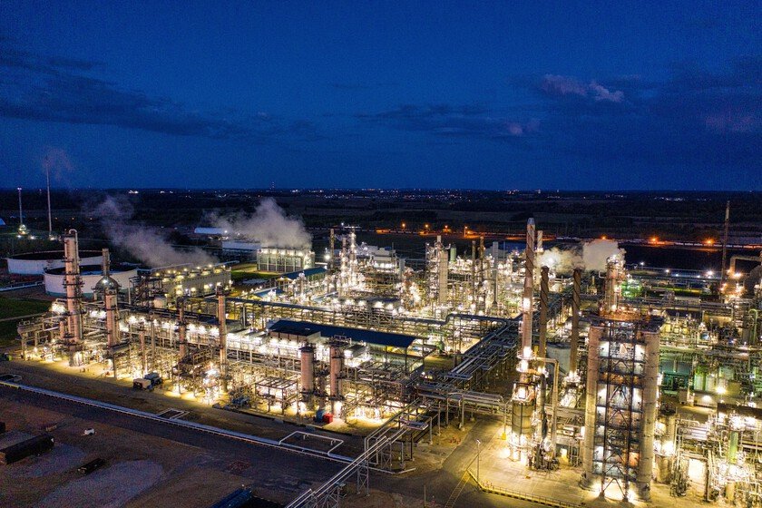 Francia enfrenta escasez de diésel: España revela su solución innovadora