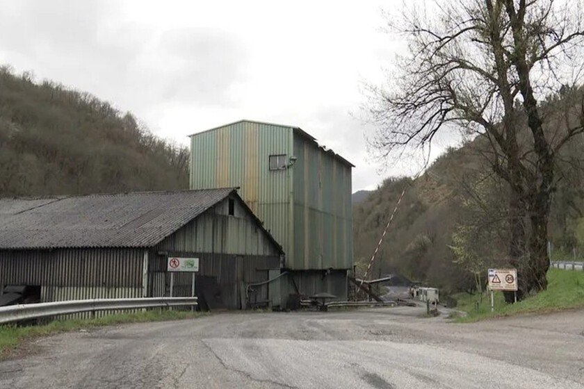 Gobierno exige indemnización millonaria a mineros asturianos en disputa