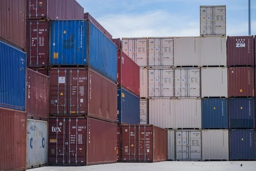 Mexico's Exports Surge Nearly 30%, Boosting Family Finances