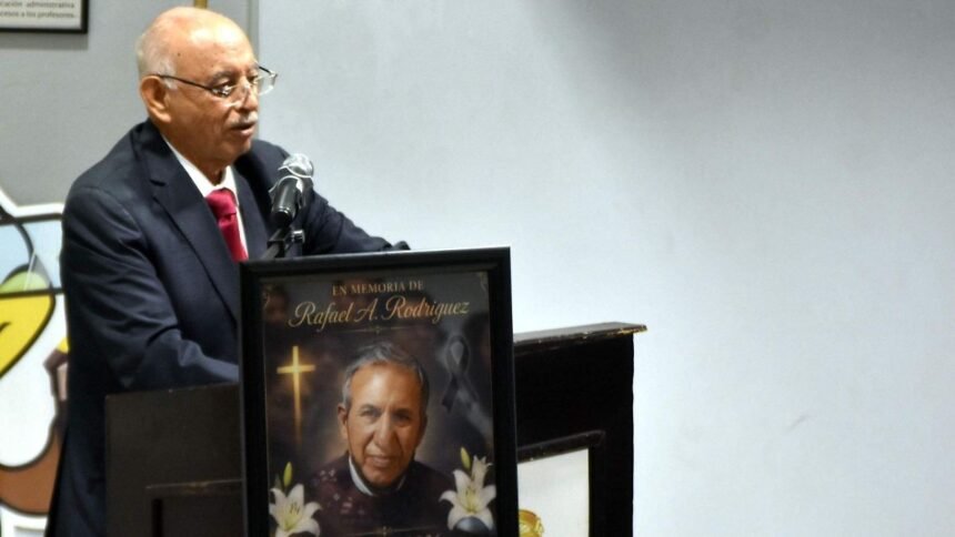 Salamanca, Gto.: DICIS rinde homenaje a Rafael Ángel Rodríguez Cruz