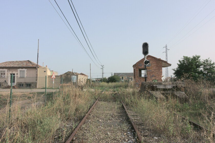 Corredor ferroviario abandonado en España se recupera con 35,000 traviesas recicladas