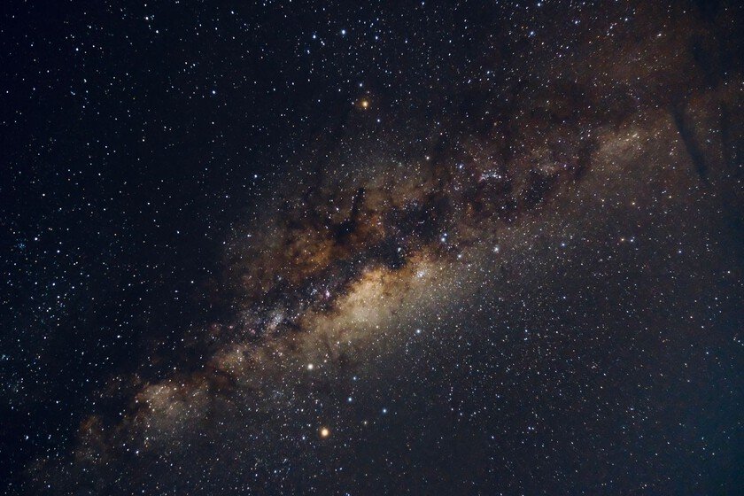 Extraña señal en acelerador de partículas revela pistas del origen del universo