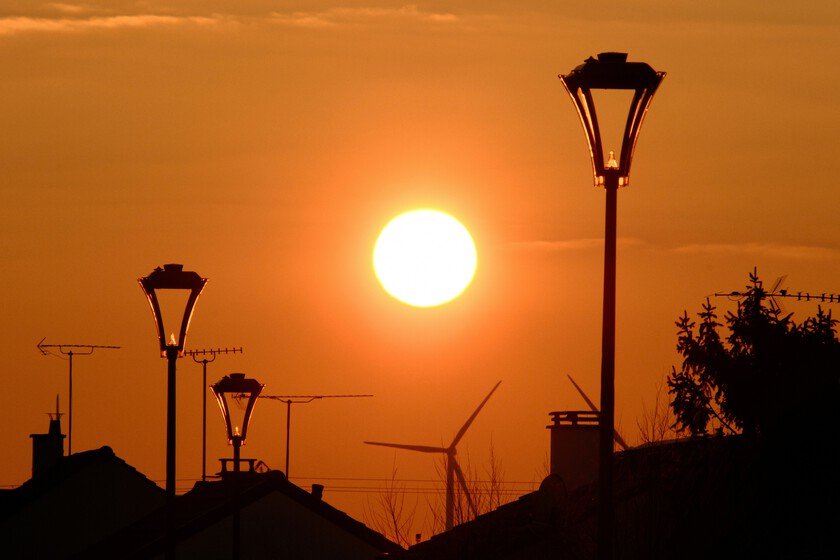 Francia ofrece 800 horas de electricidad gratis: ¿Qué lo causa?