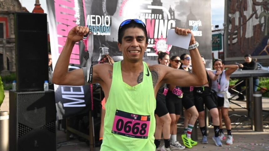 Gerardo Zárate se lleva el triunfo en los 21K del Circuito Running OEM