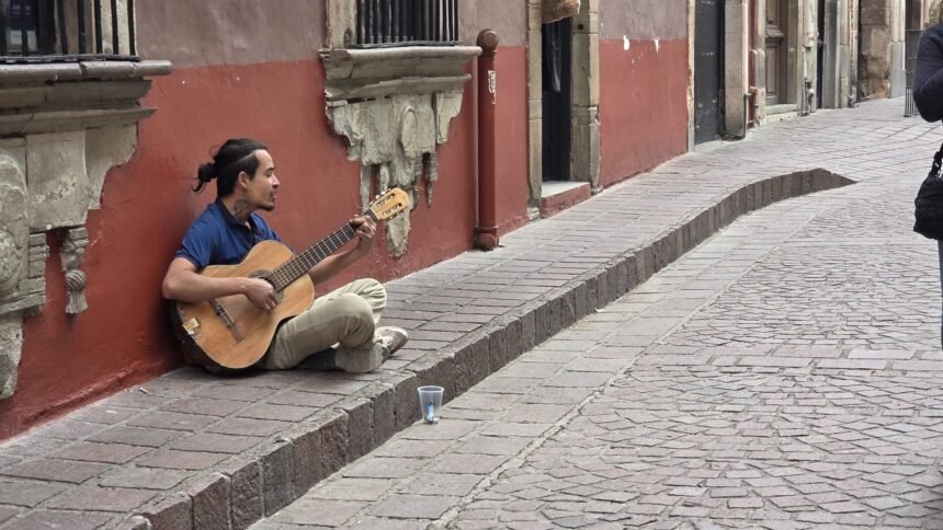 Guanajuato Capital: Impacto de la exclusión de artistas callejeros en el Cervantino