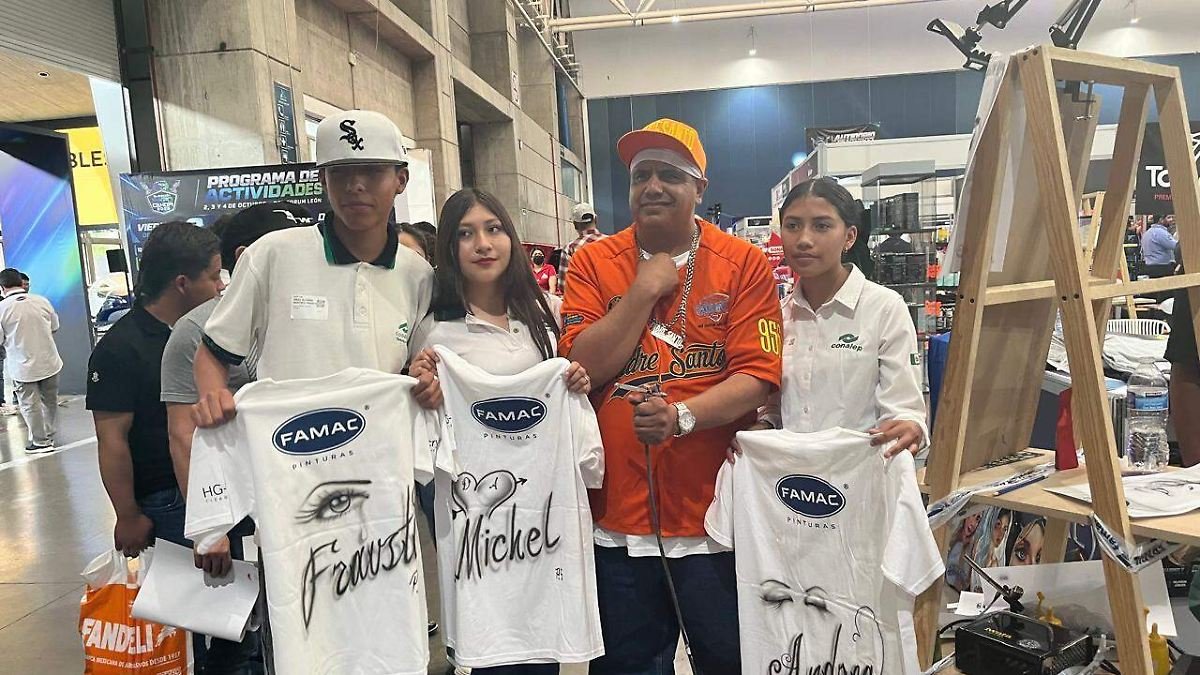 León, Gto.: Padre Santo transforma autos en arte para nuestra comunidad