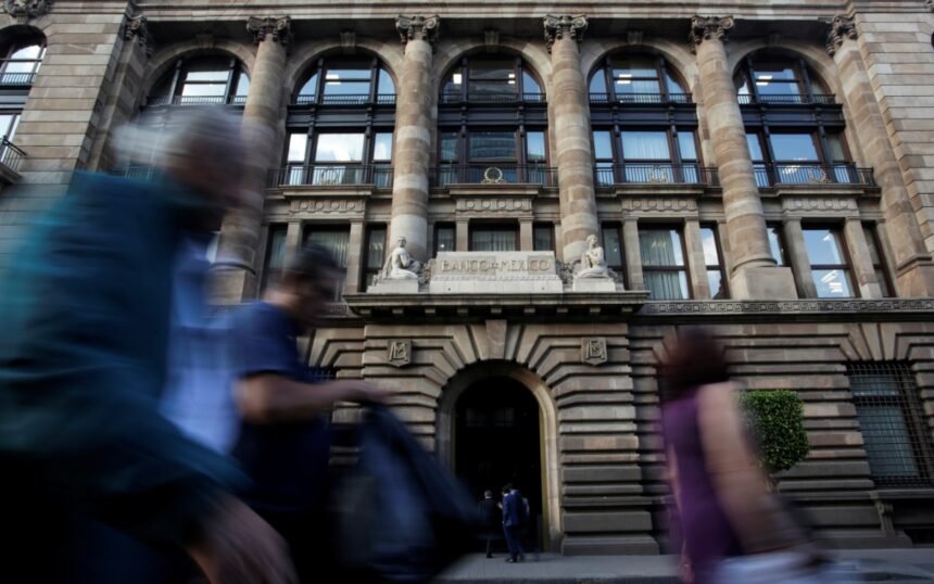 México: Sheinbaum propone revisar pensiones de exfuncionarios de Banxico
