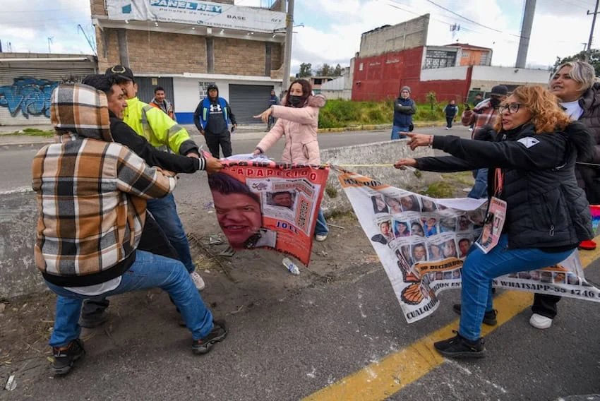 Mexico-Toluca Highway Blocked: Community Impact and Daily Struggles