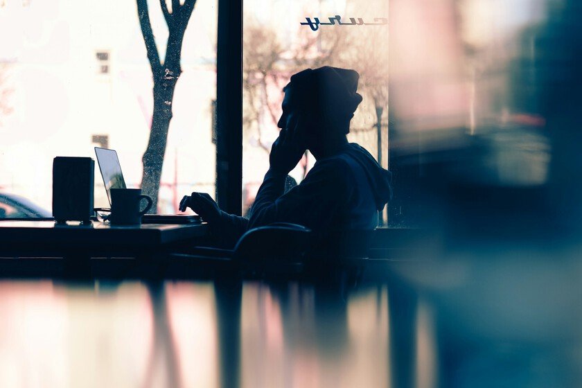 Tres herramientas esenciales para teletrabajar seguro en tu portátil y móvil